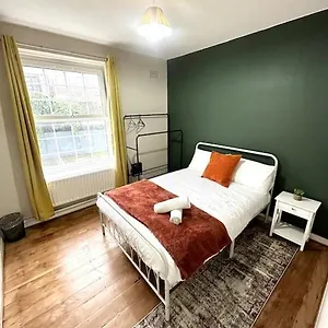 Quirky 3 Bedroom Flat In Shoreditch Apartment London